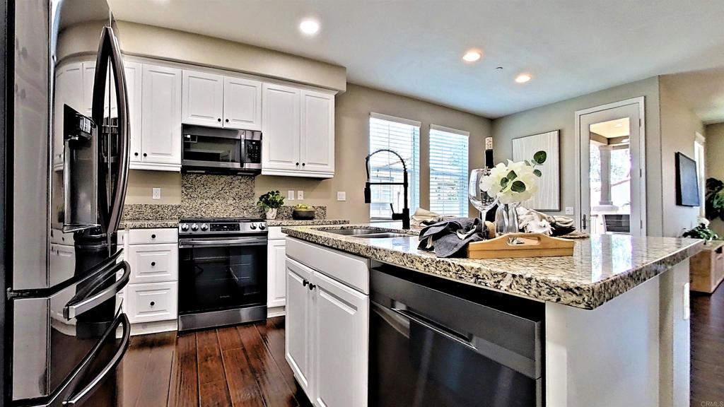 260 Candera Ln