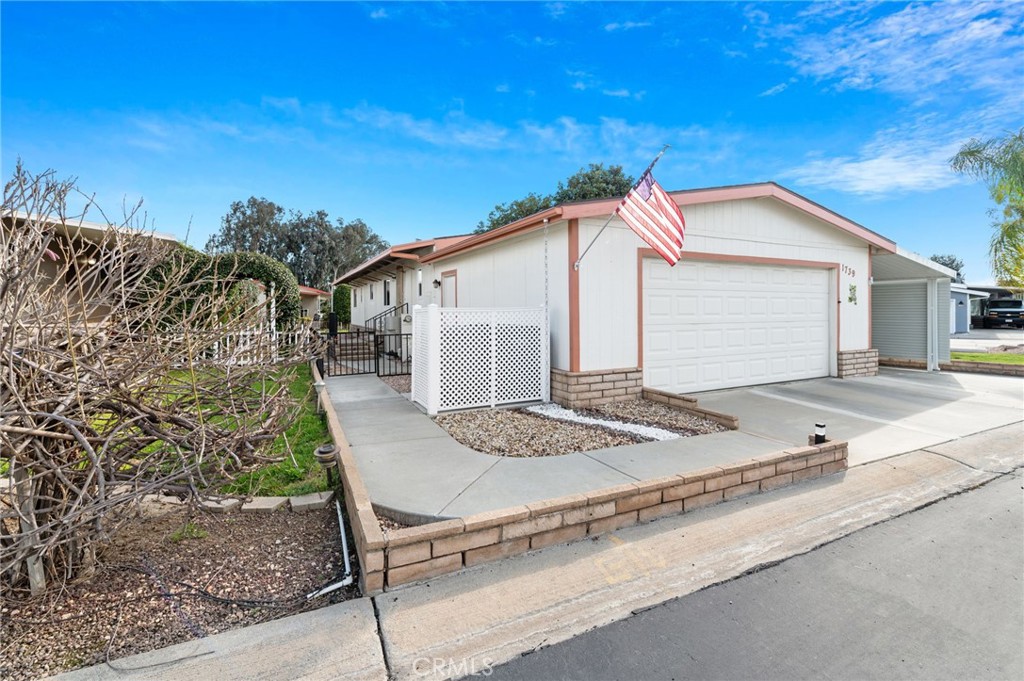 1739 Hoop Way