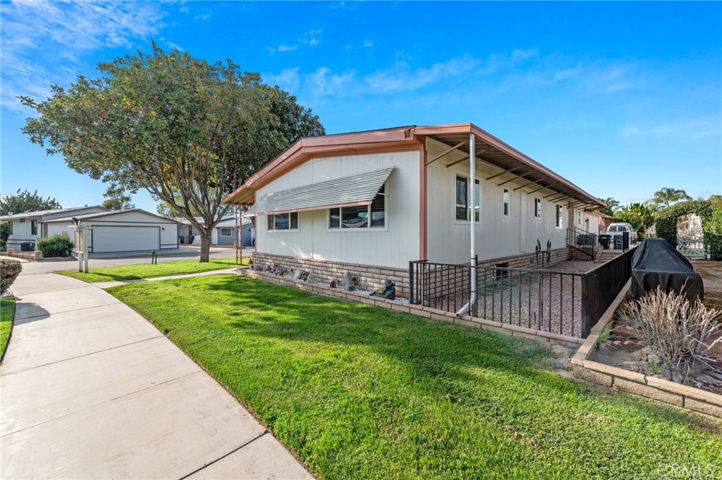 1739 Hoop Way