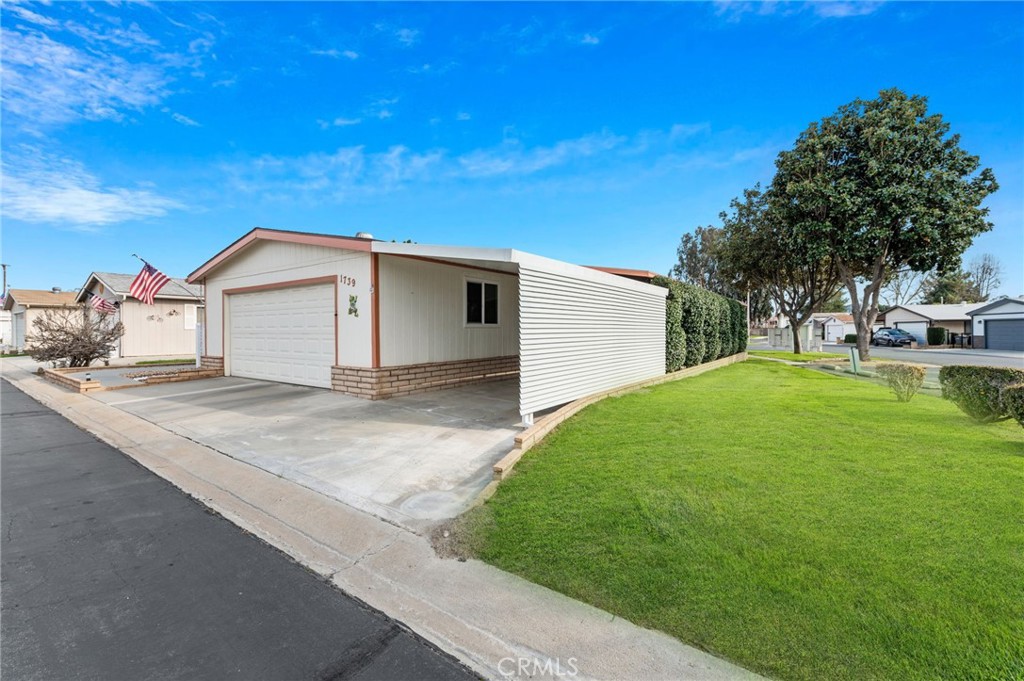 1739 Hoop Way