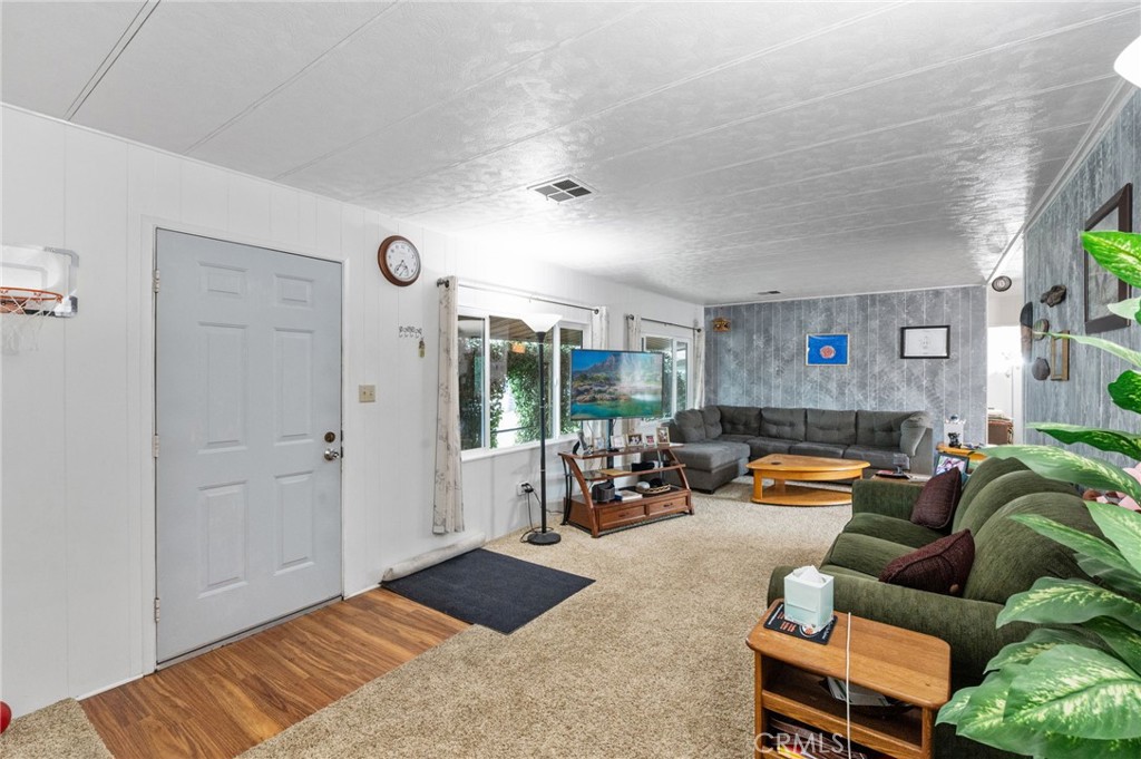 1739 Hoop Way