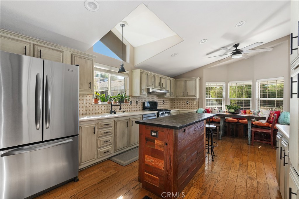 39530 Spanish Oaks Drive