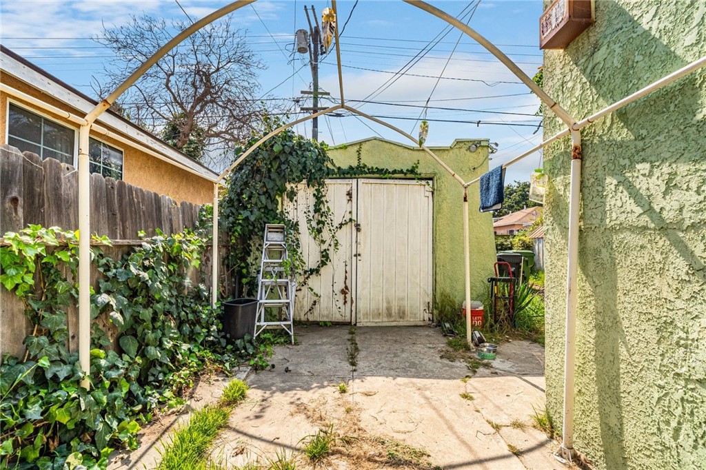 624 W 102nd Street