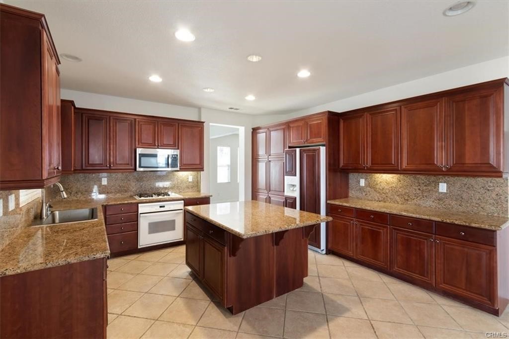 39438 Desert Lilly Court