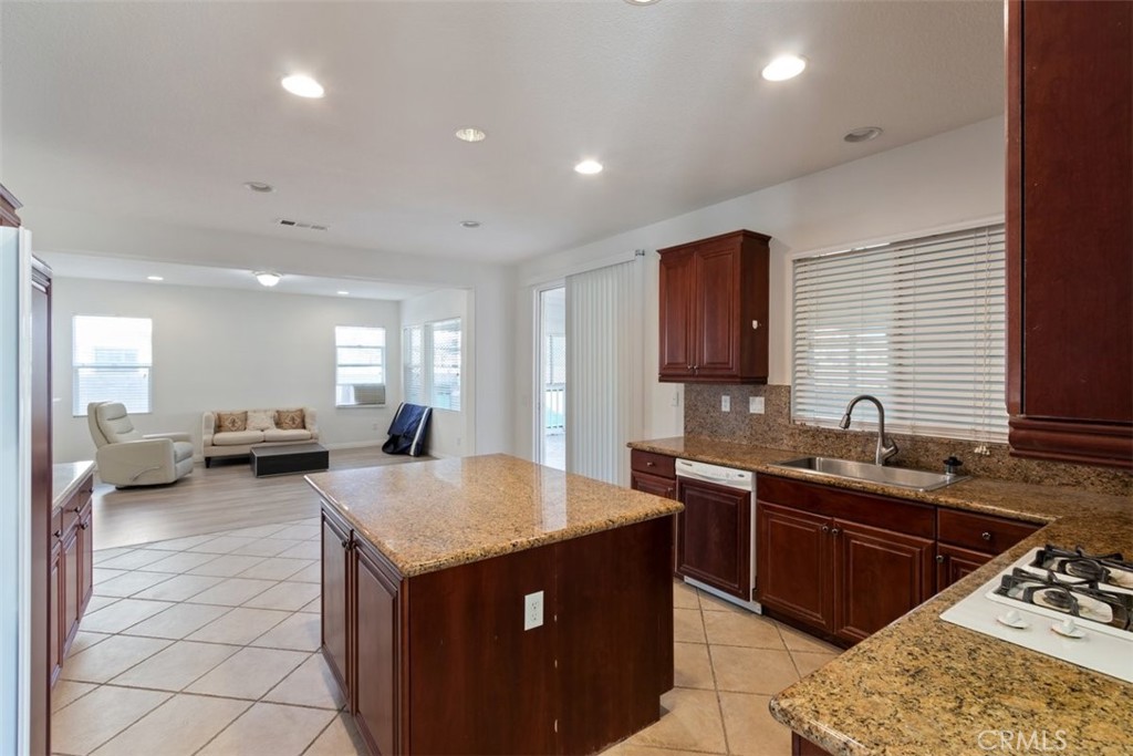 39438 Desert Lilly Court
