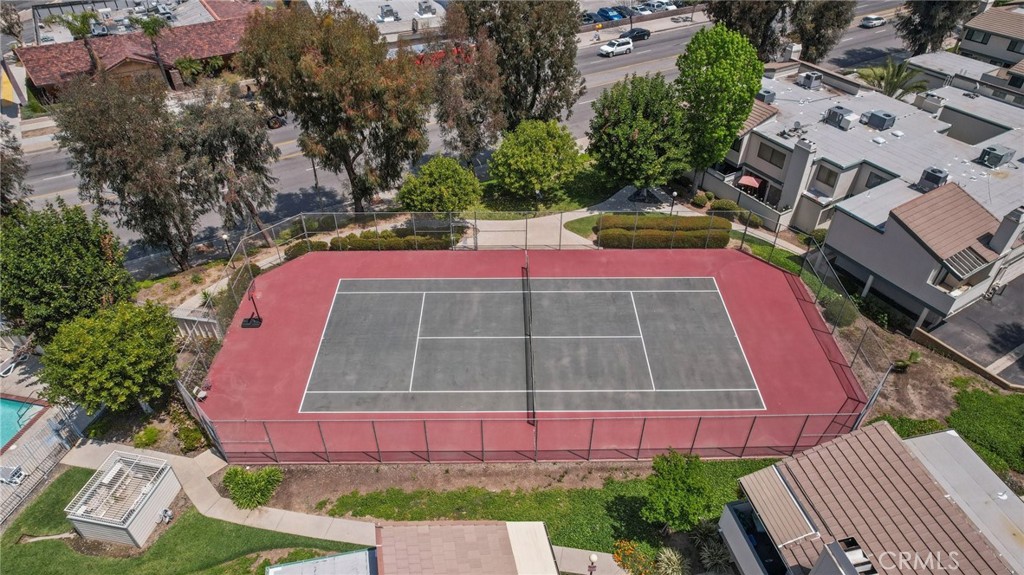 10500 Sunland Boulevard 4