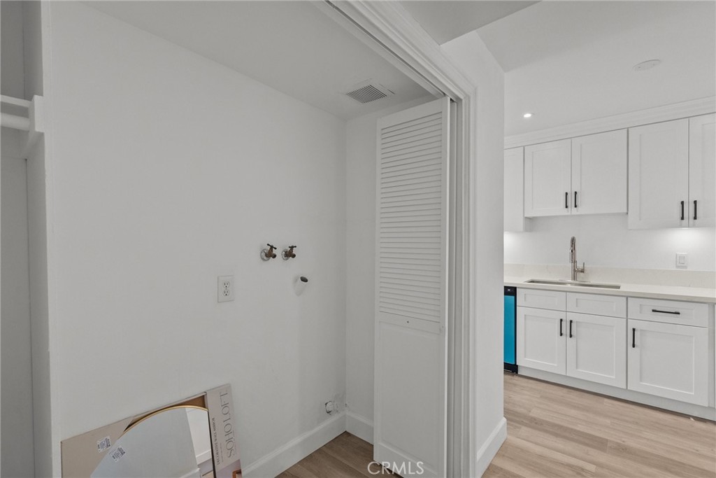 10500 Sunland Boulevard 4
