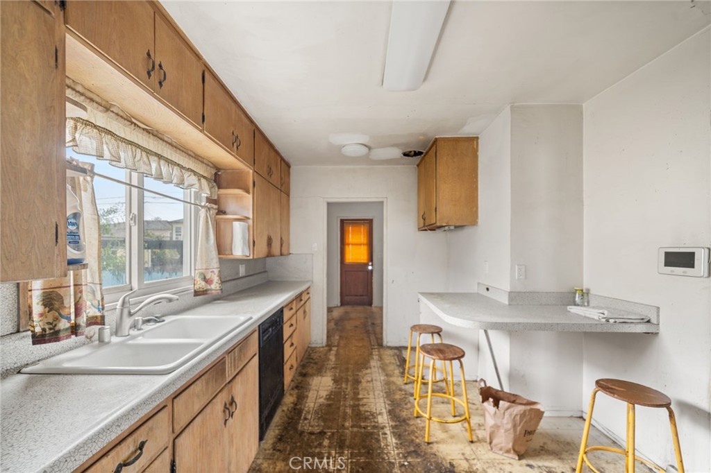 328 W Hillsdale Street