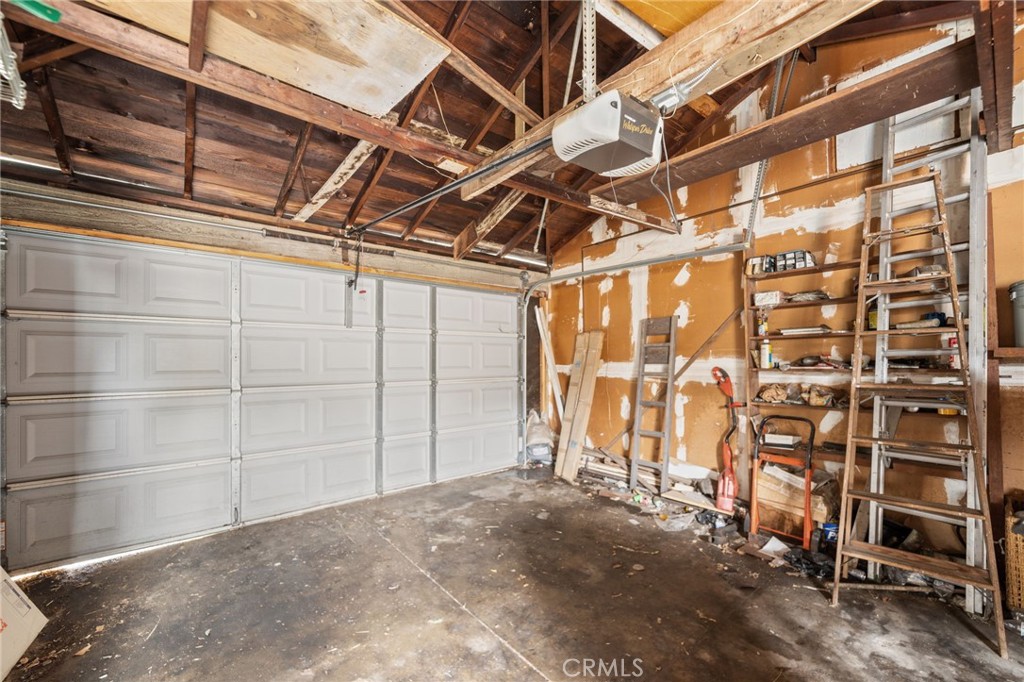 328 W Hillsdale Street
