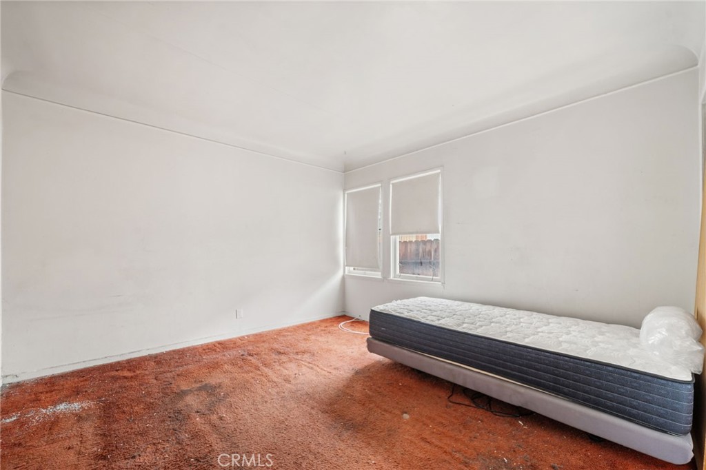 328 W Hillsdale Street