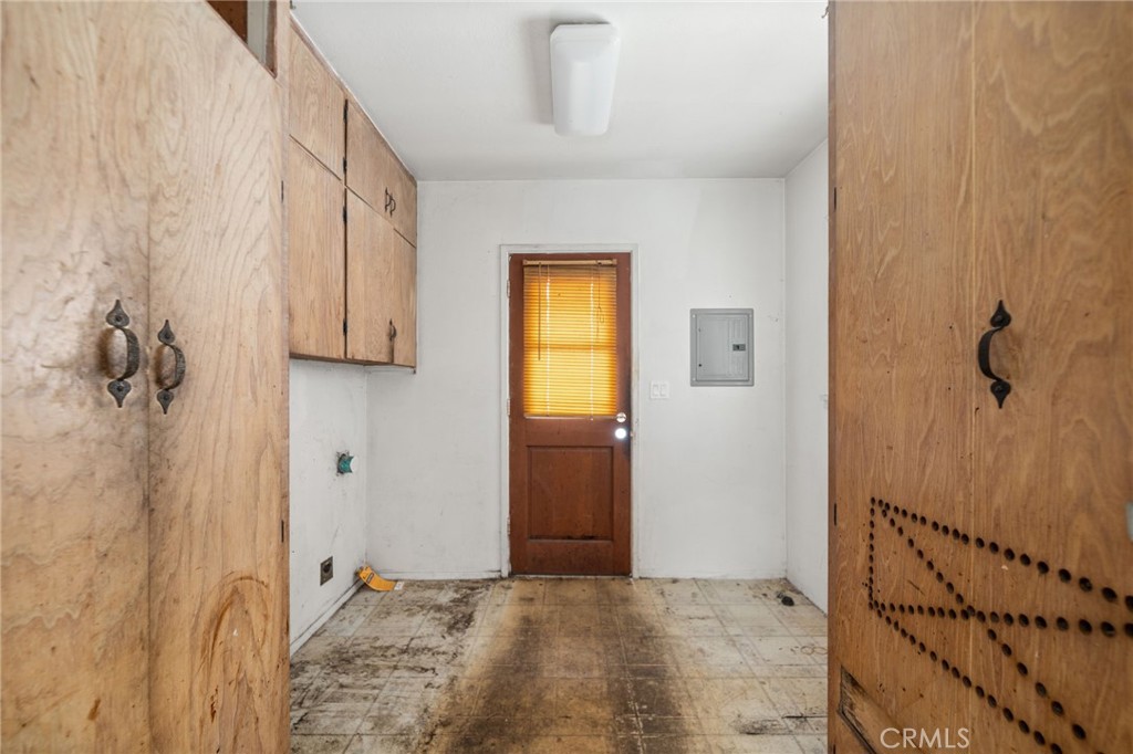 328 W Hillsdale Street