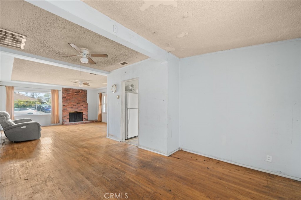 328 W Hillsdale Street