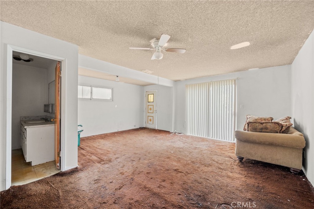 328 W Hillsdale Street