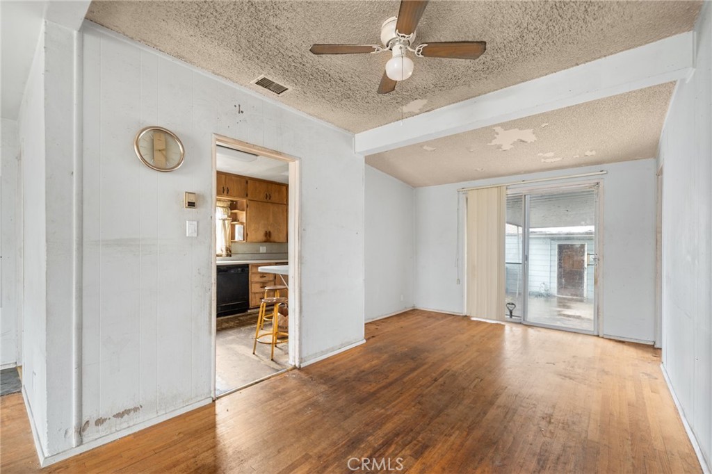 328 W Hillsdale Street