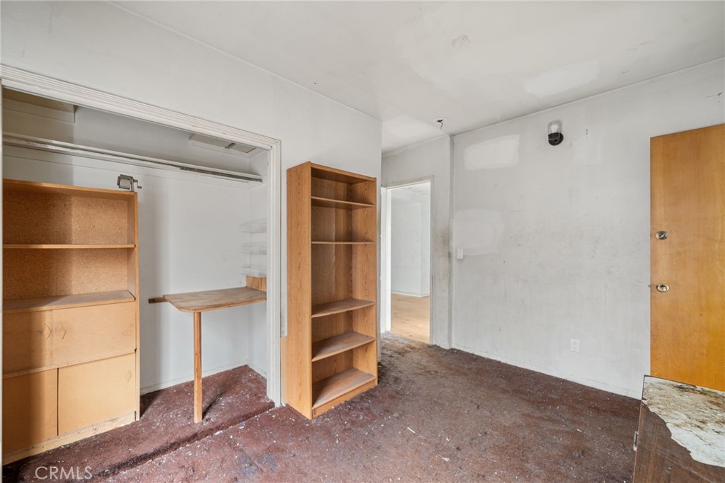 328 W Hillsdale Street