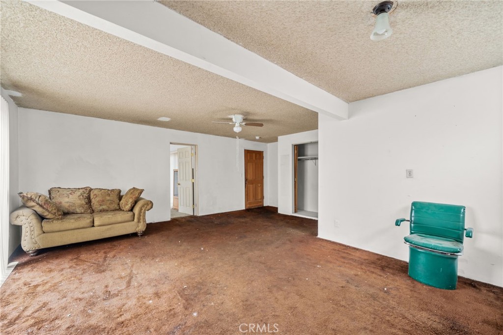 328 W Hillsdale Street