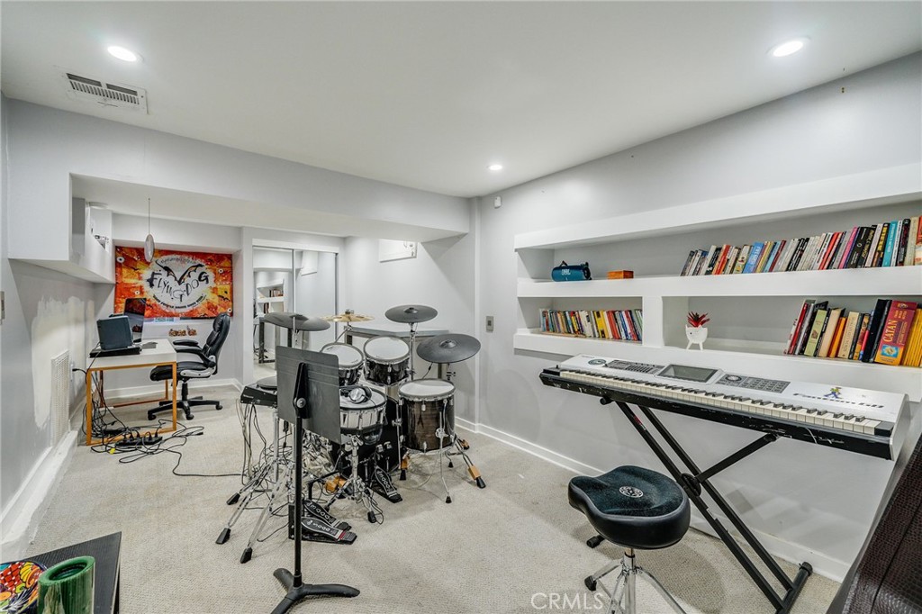 8516 Walnut Drive