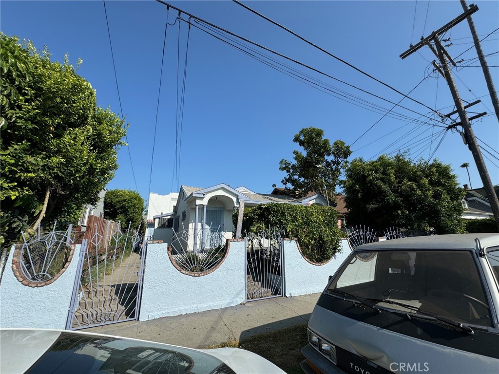 2504 Trinity Street