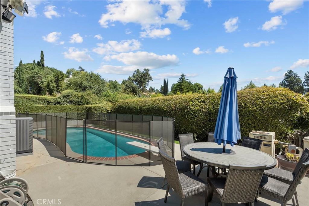 11448 Viking Avenue