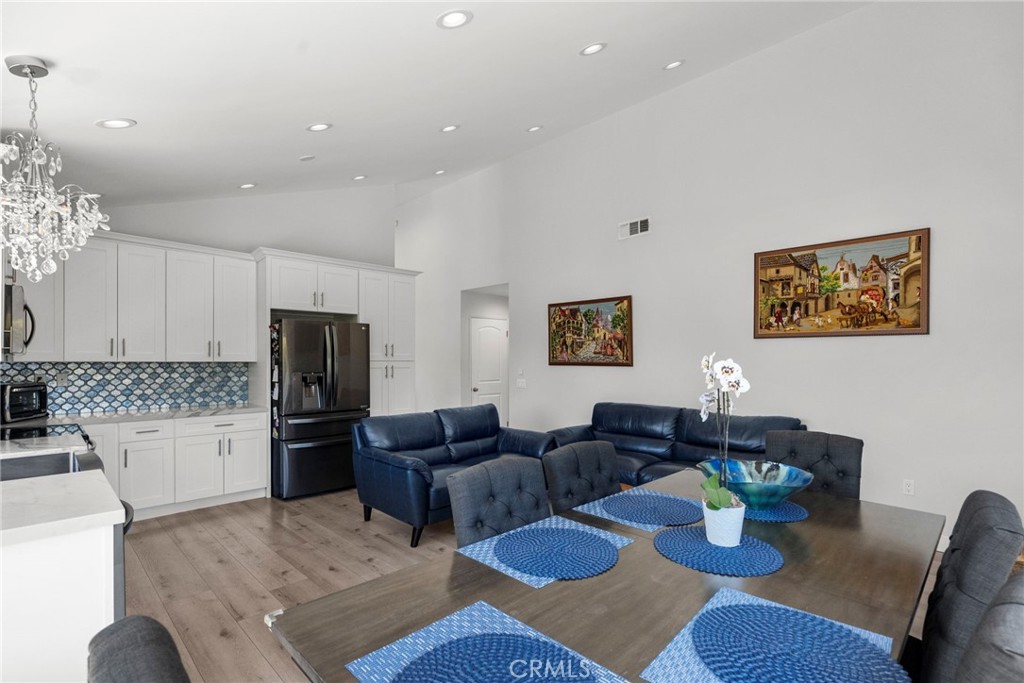 11448 Viking Avenue