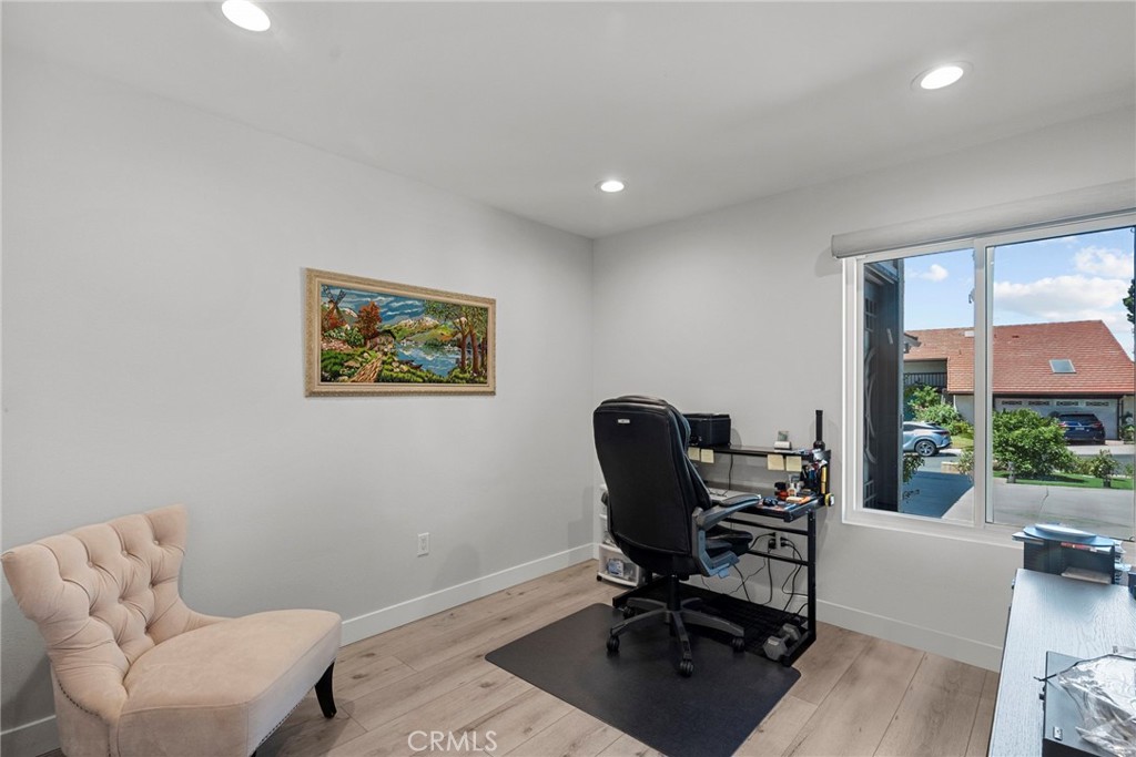 11448 Viking Avenue