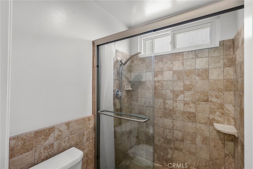 11448 Viking Avenue