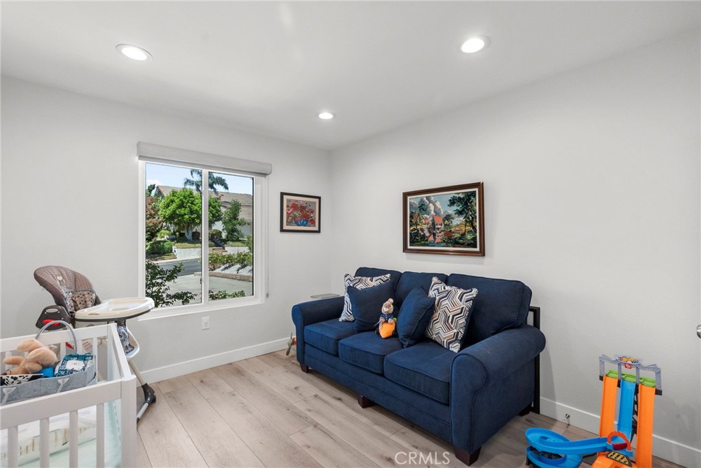 11448 Viking Avenue