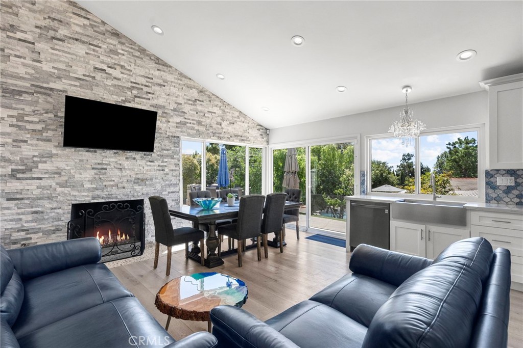 11448 Viking Avenue