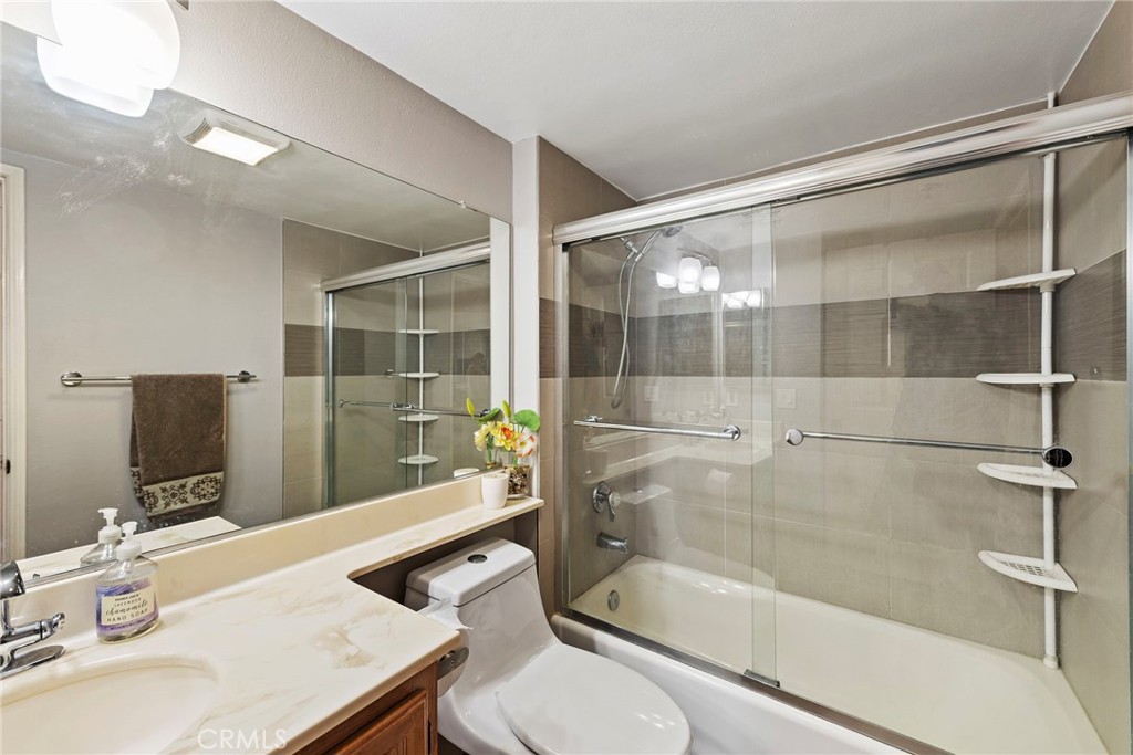 450 W Dryden Street 205