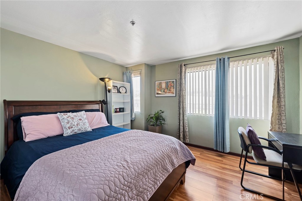 450 W Dryden Street 205