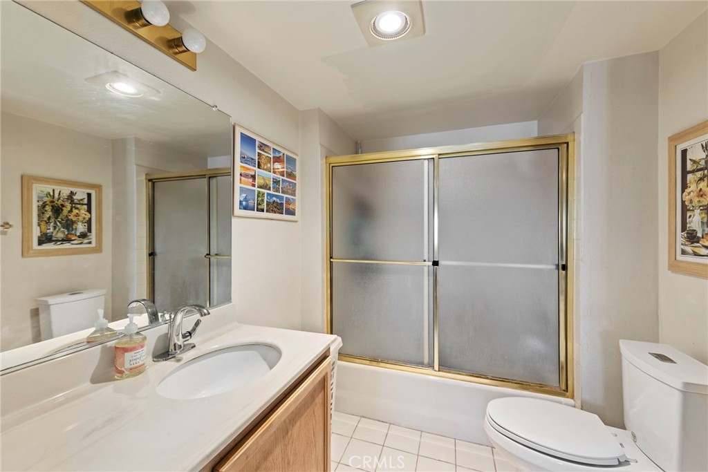 450 W Dryden Street 205