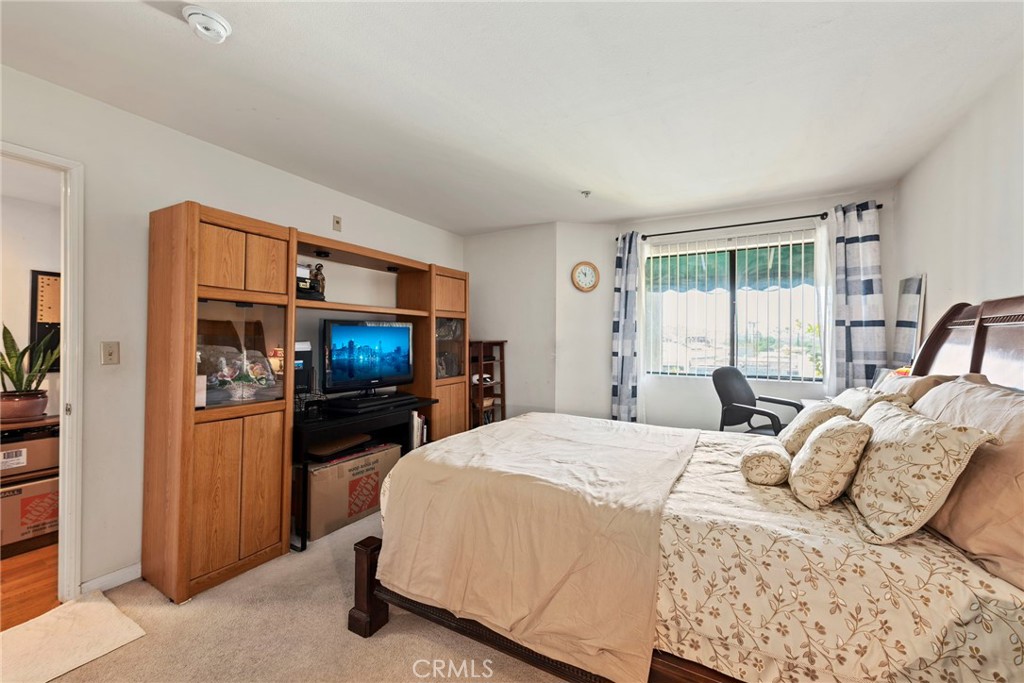 450 W Dryden Street 205
