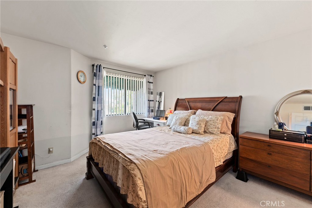 450 W Dryden Street 205