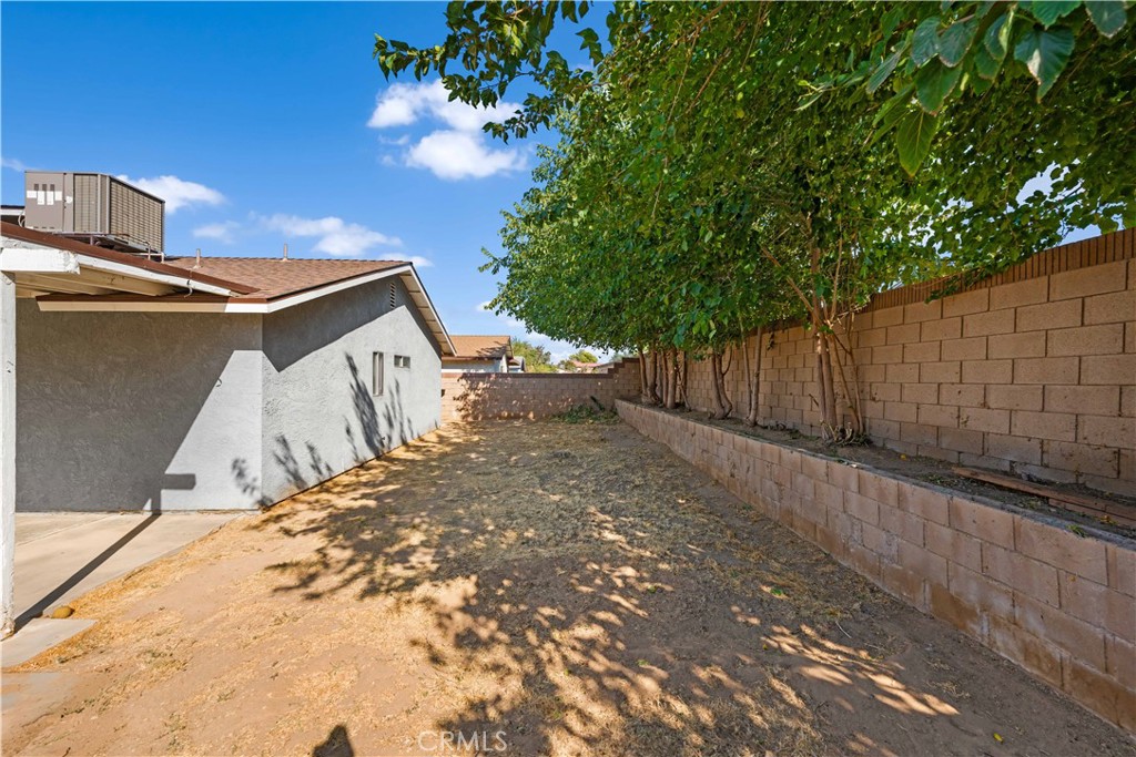 1118 E Avenue J10