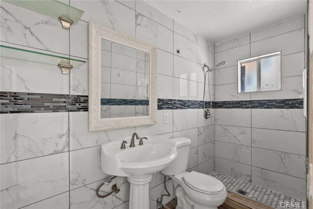 40610 12th Street W