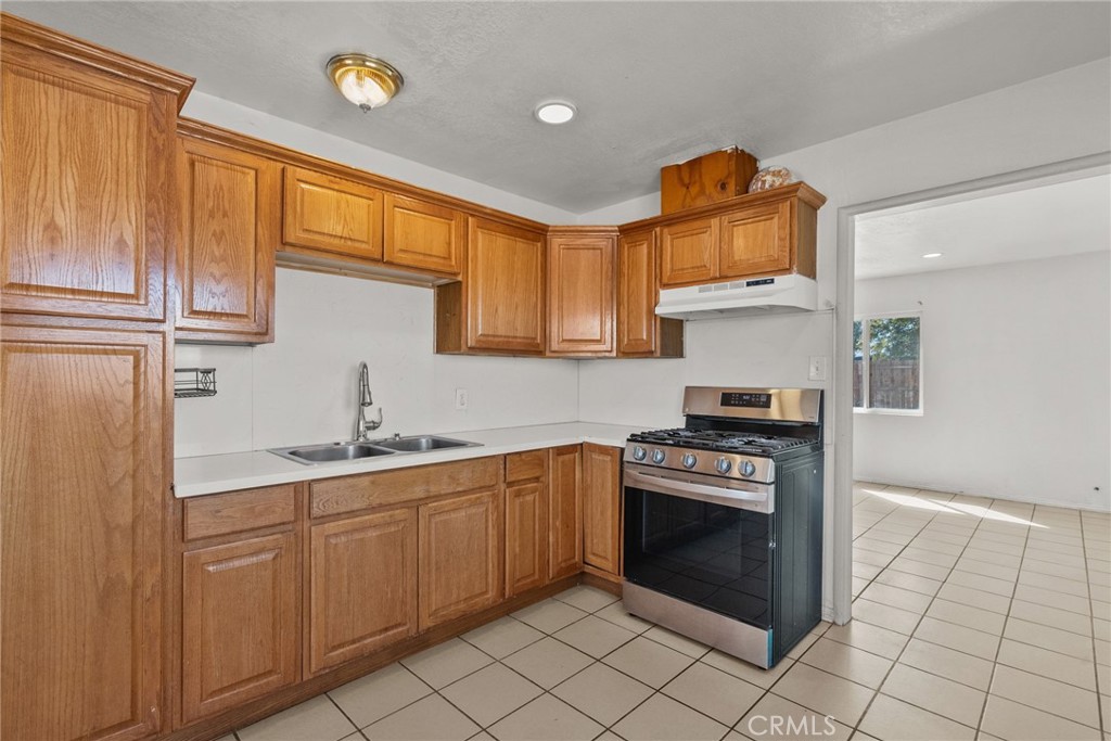 40610 12th Street W
