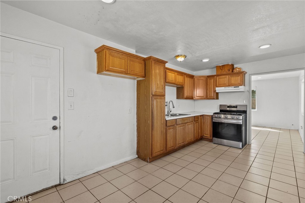 40610 12th Street W