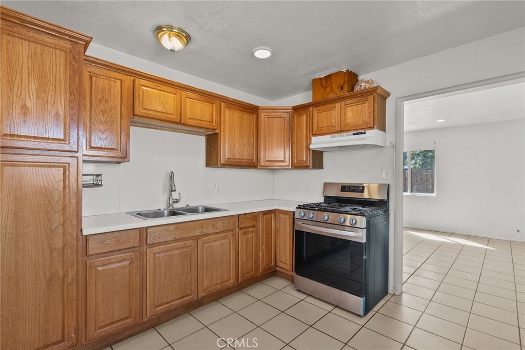 40610 12th Street W
