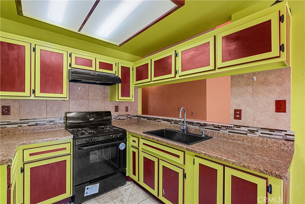 11150 Glenoaks Boulevard 120
