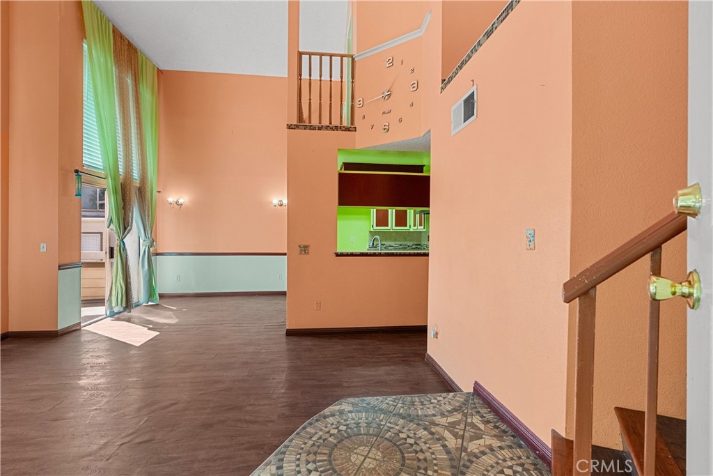 11150 Glenoaks Boulevard 120