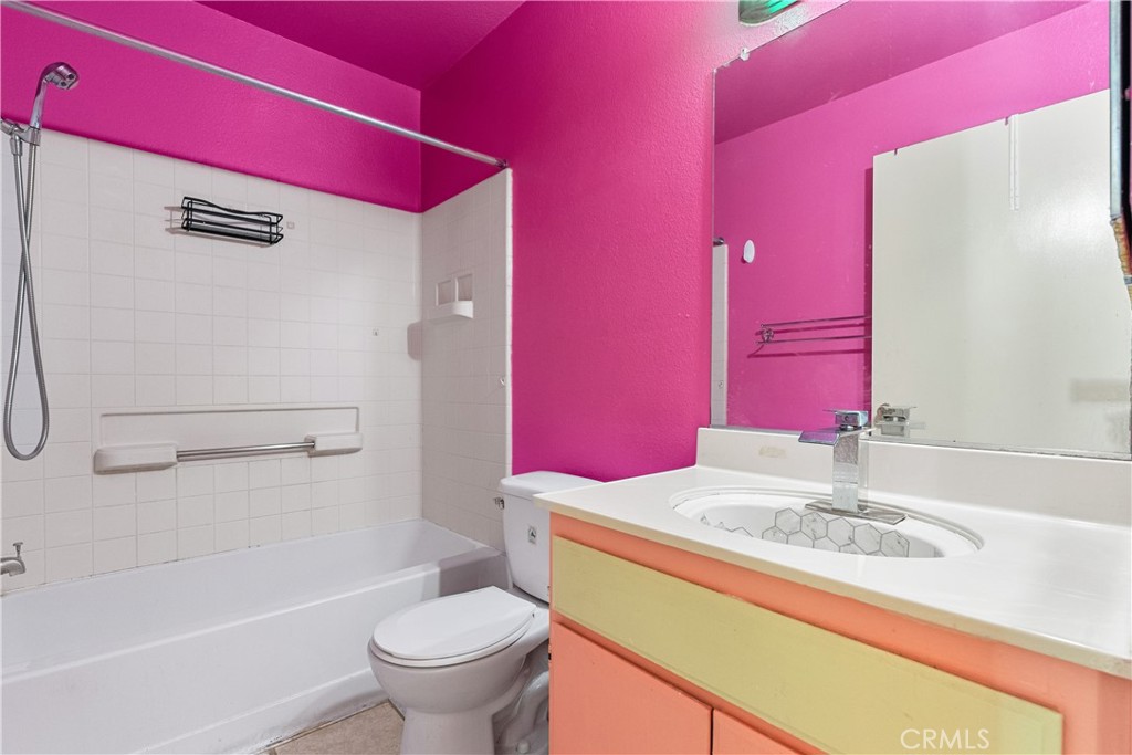 11150 Glenoaks Boulevard 120