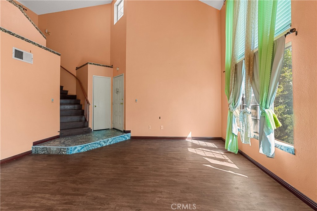11150 Glenoaks Boulevard 120