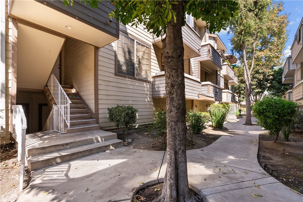 11150 Glenoaks Boulevard 120