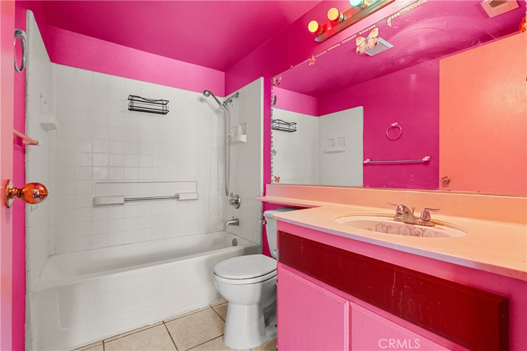 11150 Glenoaks Boulevard 120