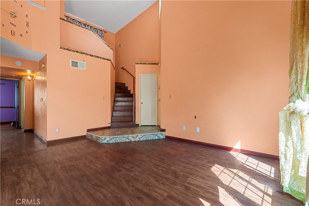 11150 Glenoaks Boulevard 120