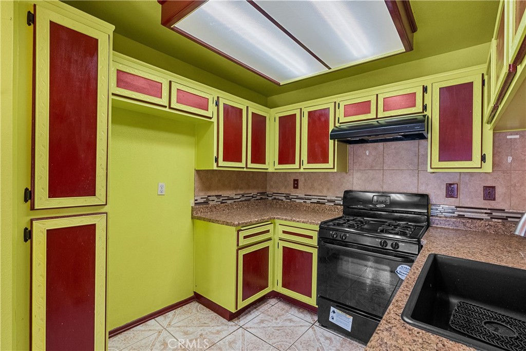 11150 Glenoaks Boulevard 120