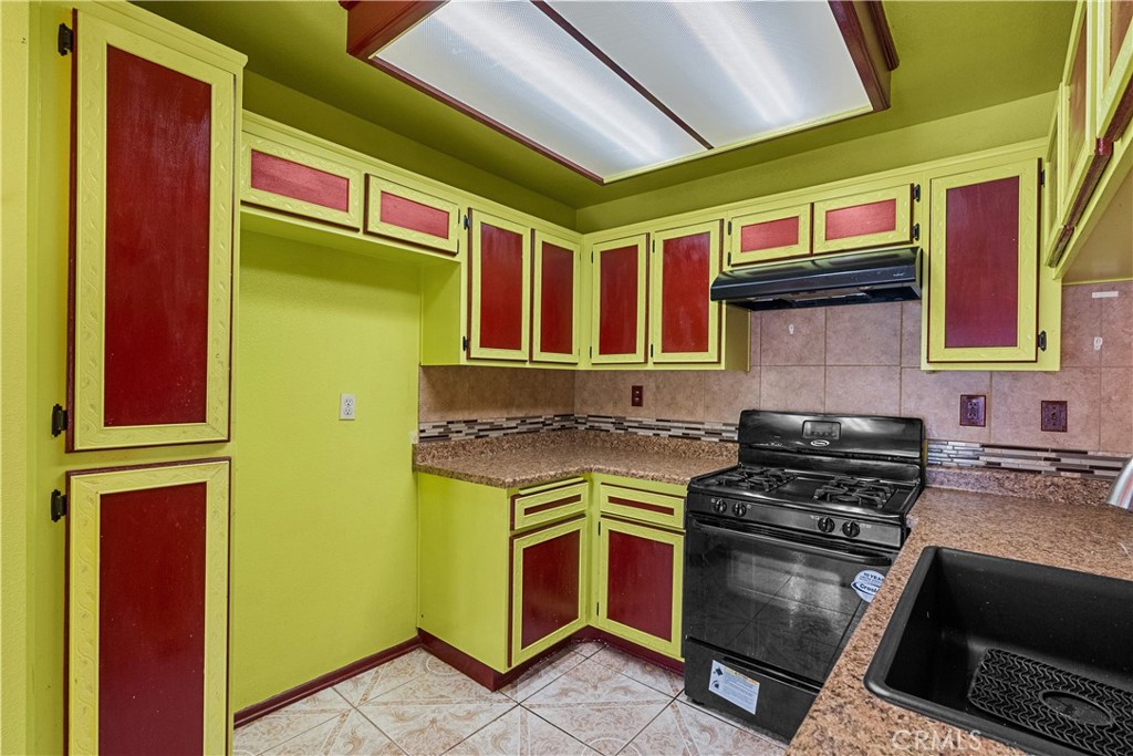 11150 Glenoaks Boulevard 120