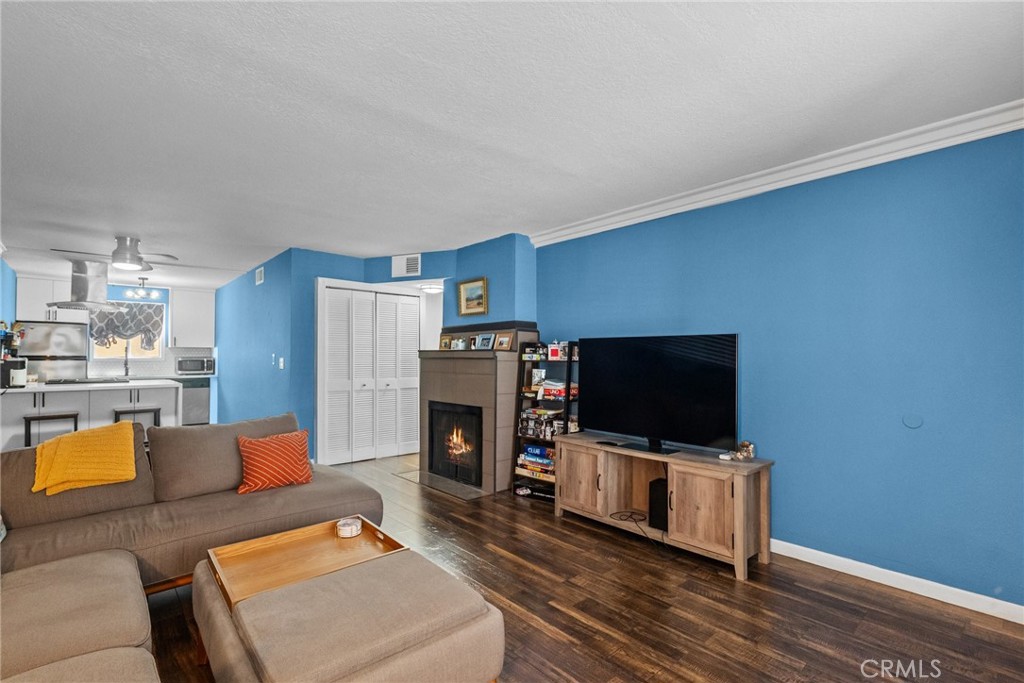 7045 Woodley Avenue 110