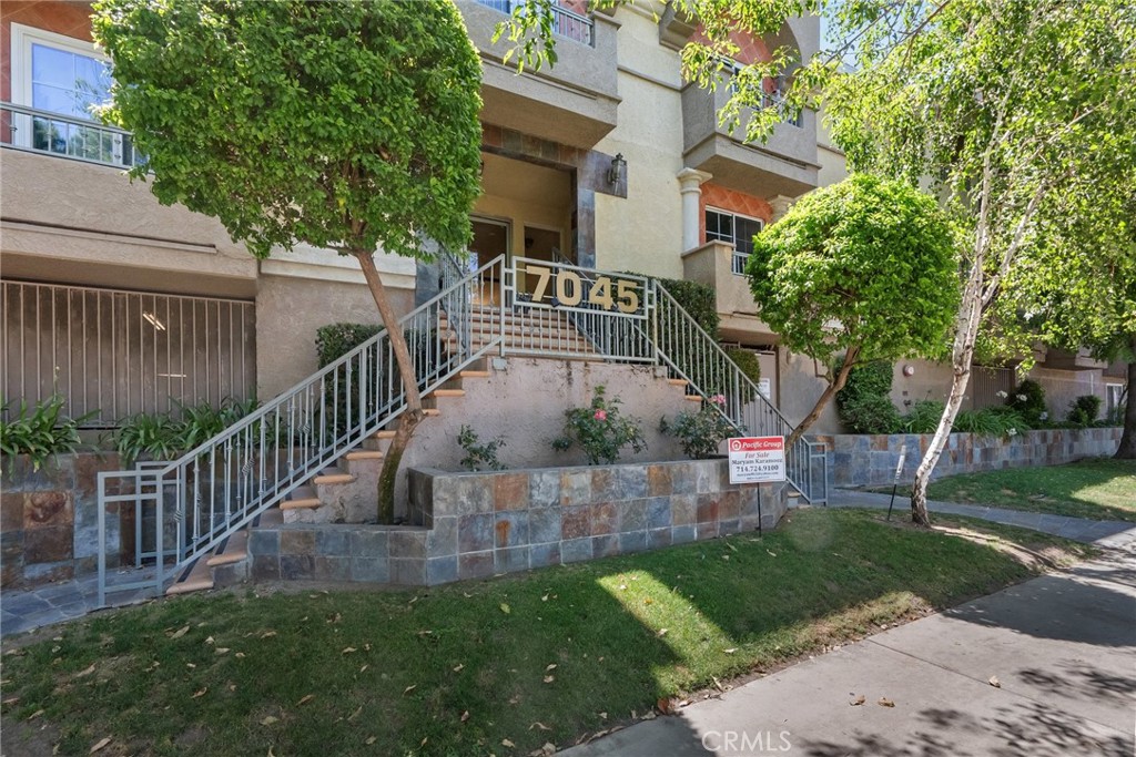 7045 Woodley Avenue 110