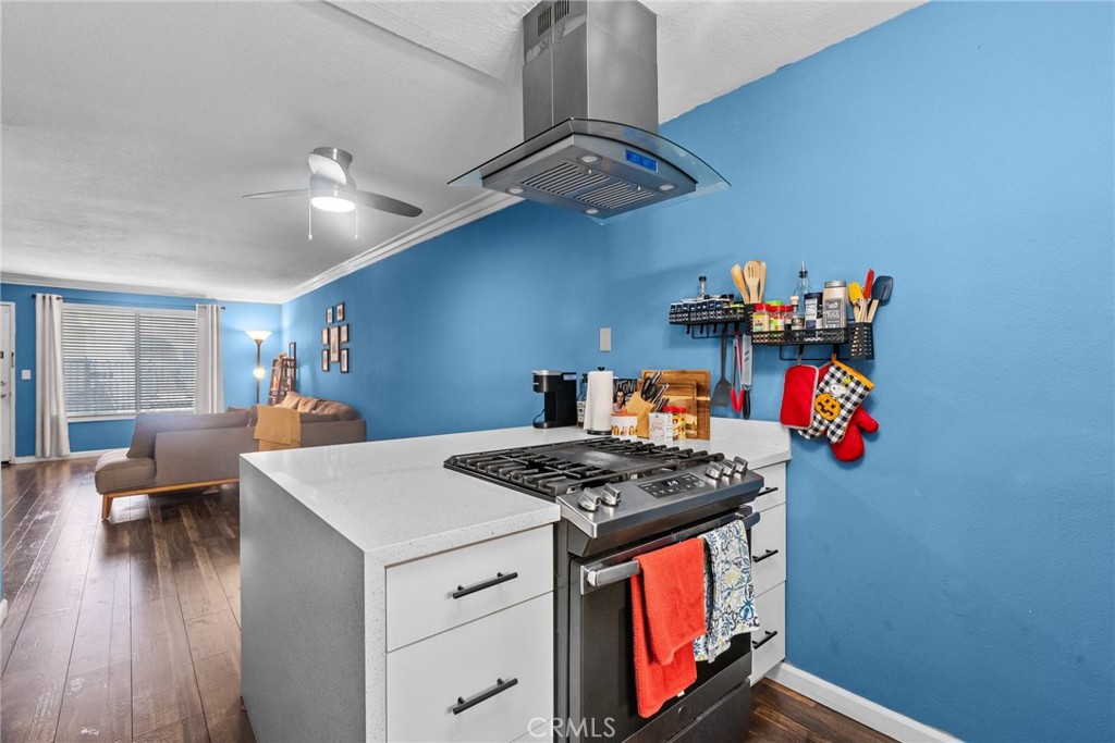 7045 Woodley Avenue 110